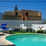 Apartamento Con Piscina Marina