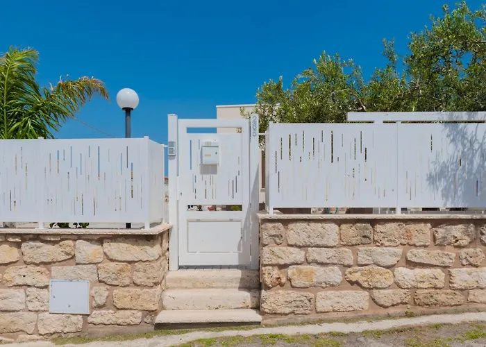 Con Piscina Marina Alcamo