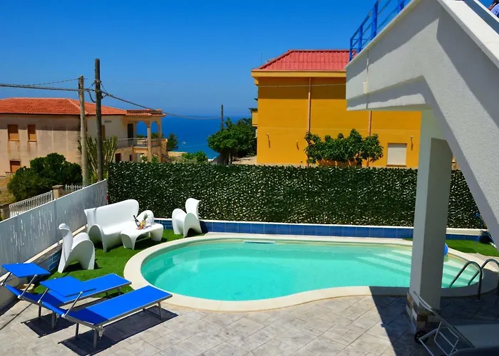 Con Piscina Marina Alcamo