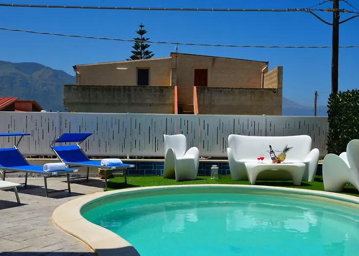 Lejlighed Con Piscina Marina